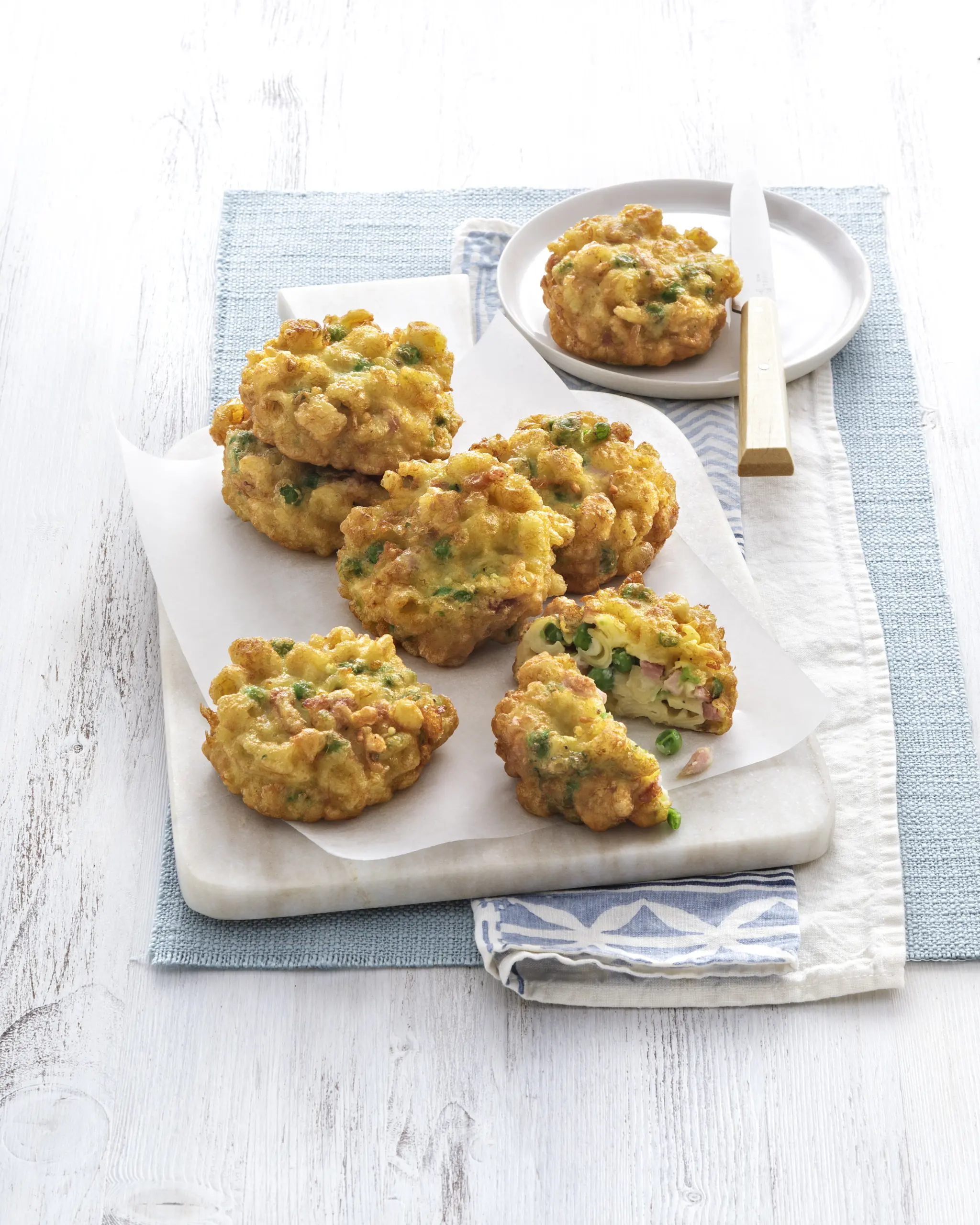 Bocconcini fritti di maccheroncini e piselli (Campania)