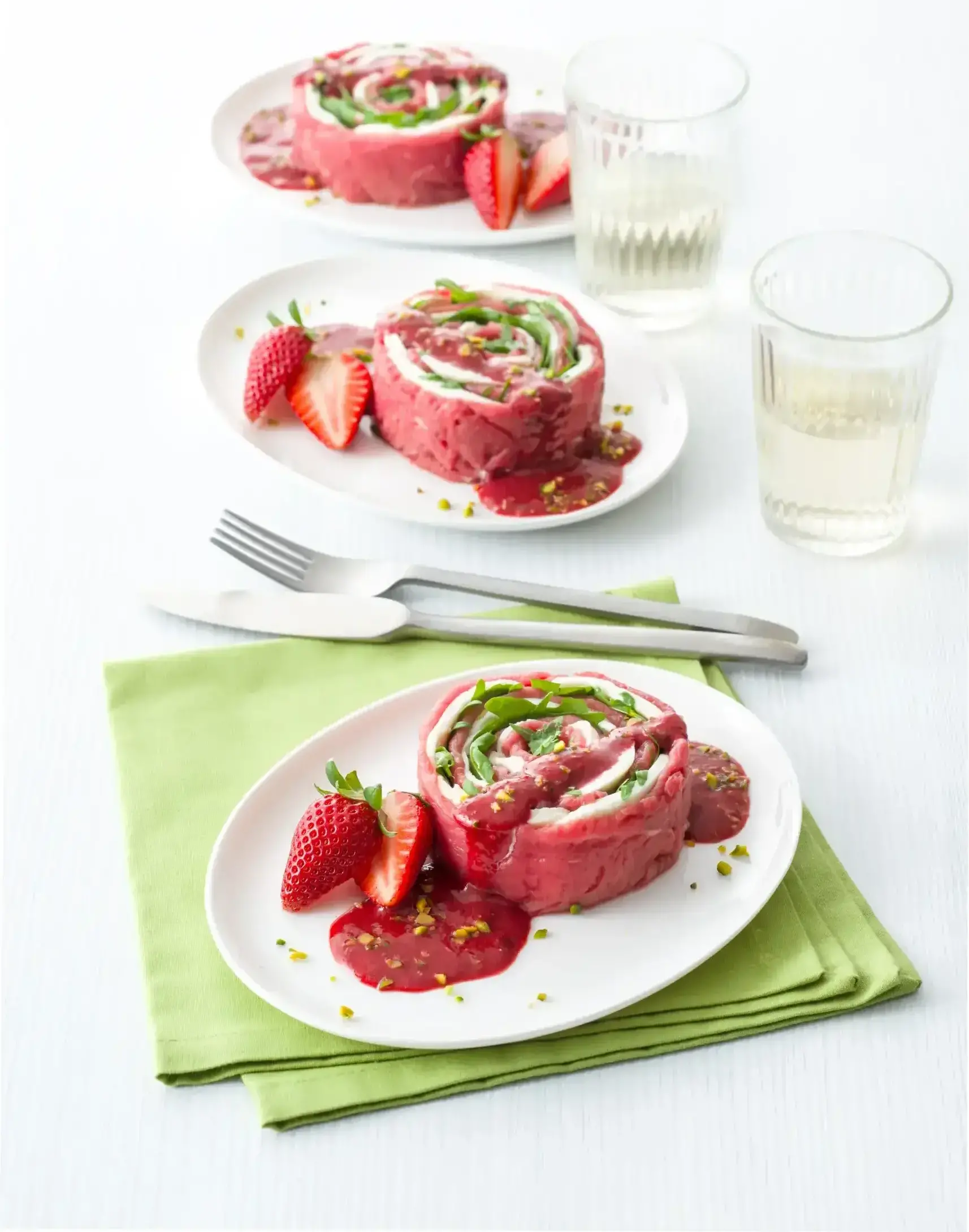 Girandole con mozzarella e fragole