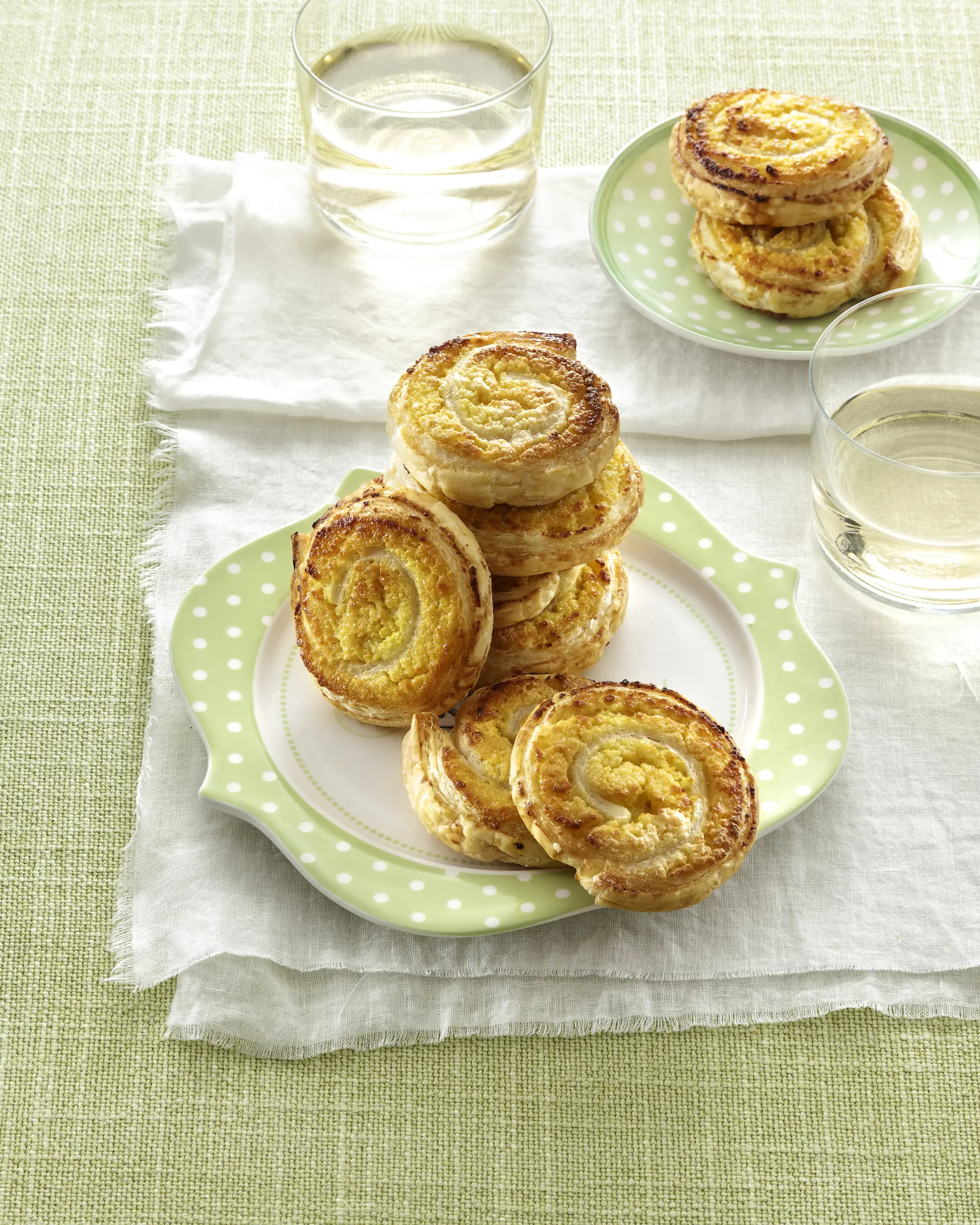 Girelle di sfoglia con crema alla colomba