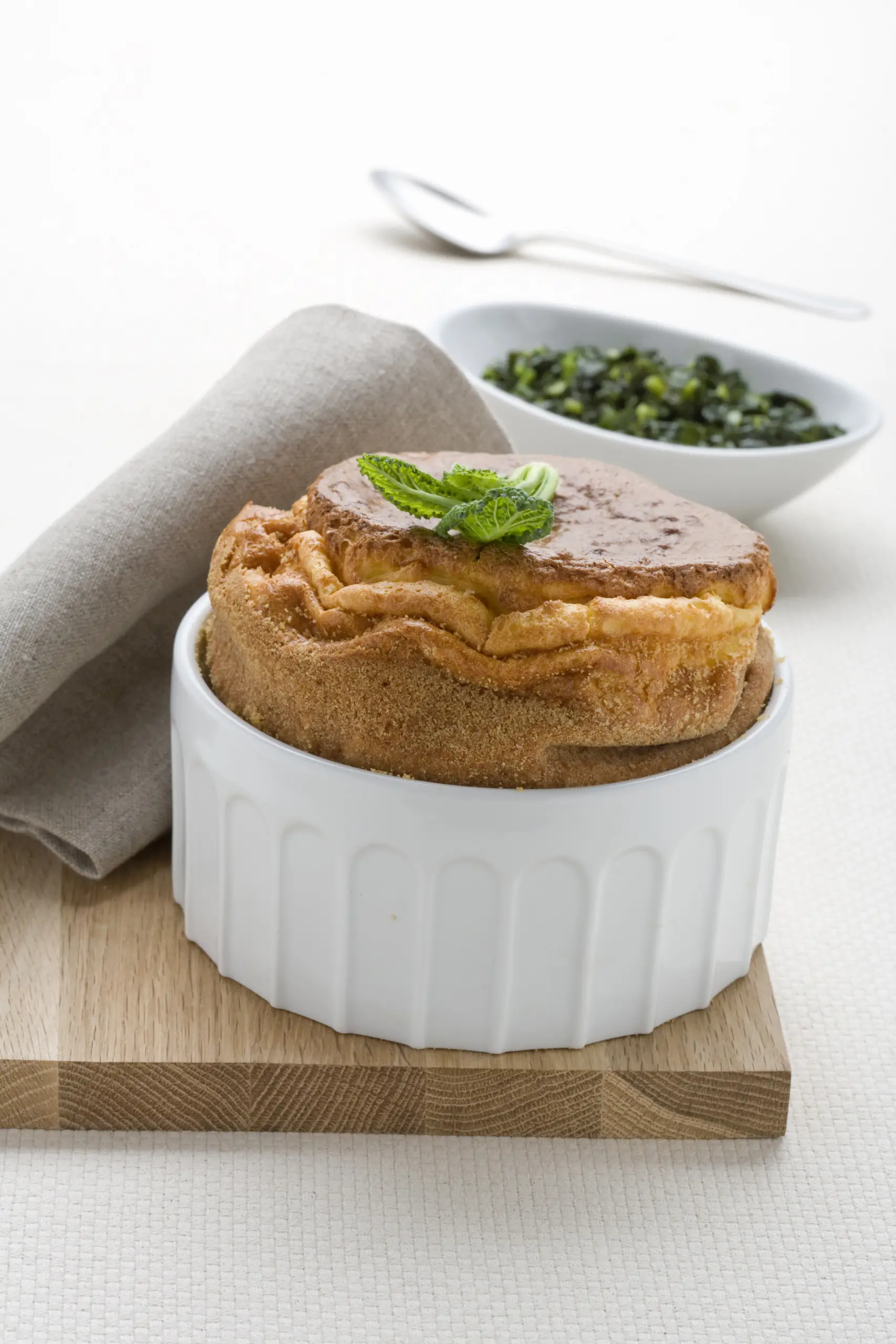 Soufflé di pecorino con cavolo nero